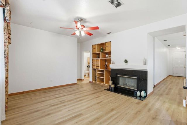 8753 Cypress Creek Way, Elk Grove, CA 95758