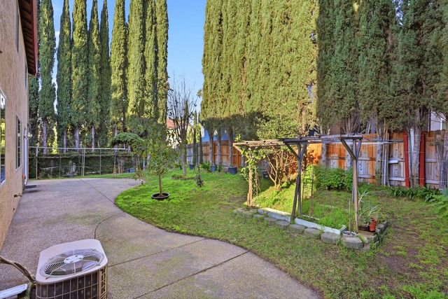 8753 Cypress Creek Way, Elk Grove, CA 95758