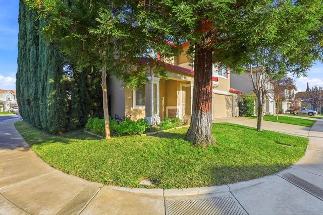 8753 Cypress Creek Way, Elk Grove, CA 95758