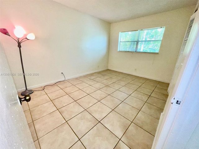 274 SW 9th St 2, Dania Beach, FL 33004