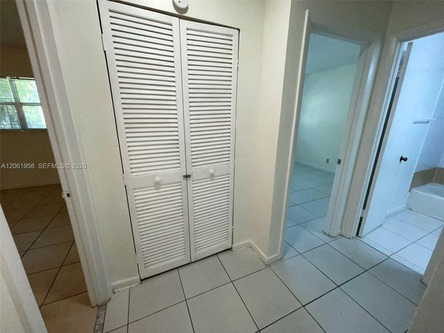 274 SW 9th St 2, Dania Beach, FL 33004