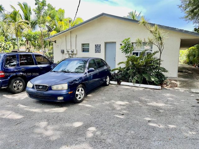 274 SW 9th St 2, Dania Beach, FL 33004
