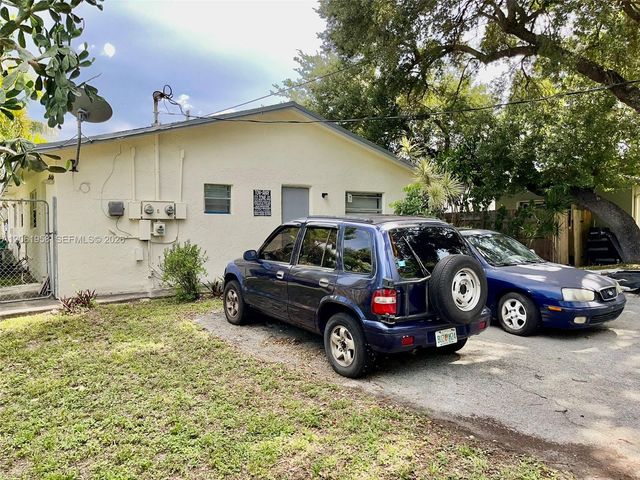 274 SW 9th St 2, Dania Beach, FL 33004