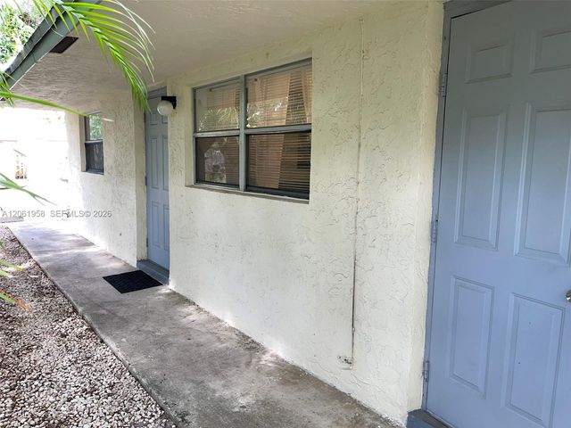 274 SW 9th St 2, Dania Beach, FL 33004