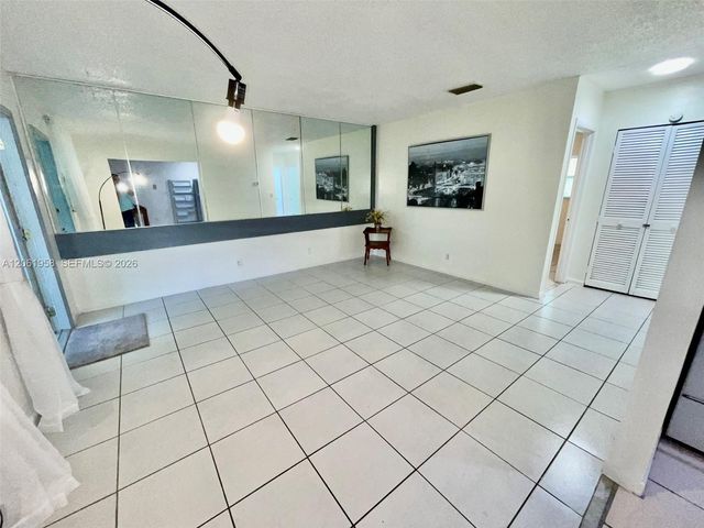 274 SW 9th St 2, Dania Beach, FL 33004