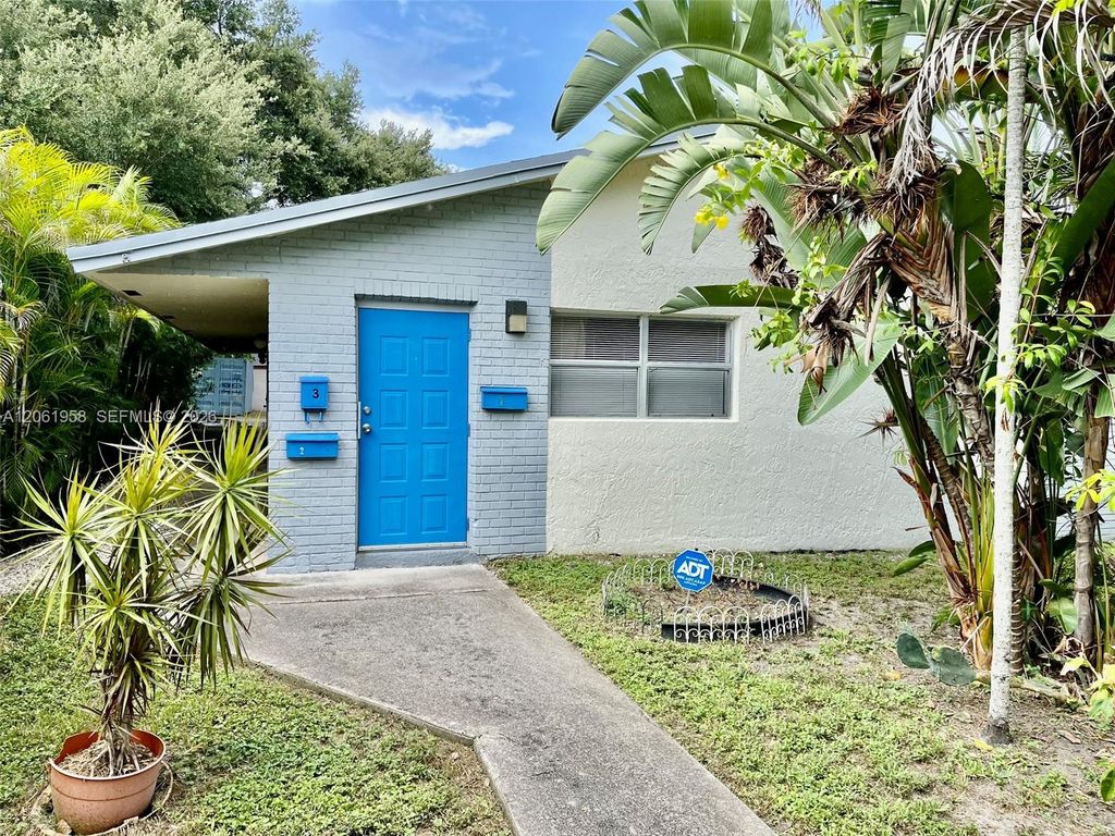 274 SW 9th St 2, Dania Beach, FL 33004