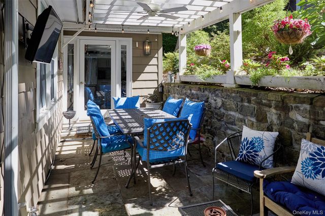22 Hillside Avenue, Katonah, NY 10536