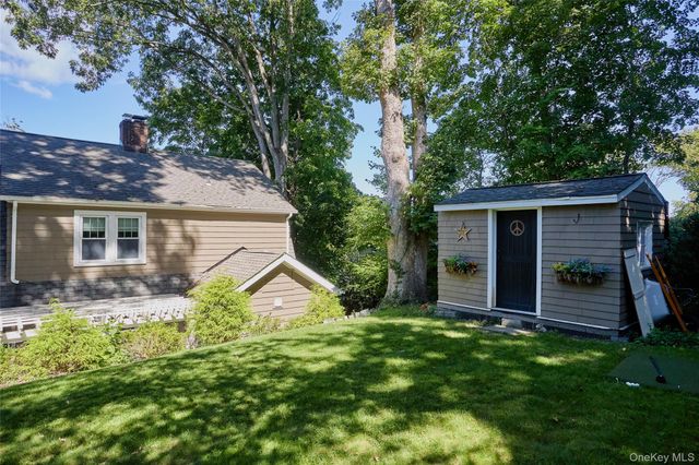 22 Hillside Avenue, Katonah, NY 10536