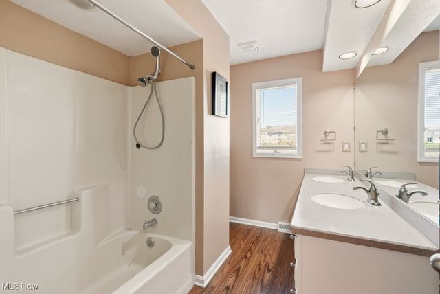 32 Picadilly Court, Kent, OH 44240