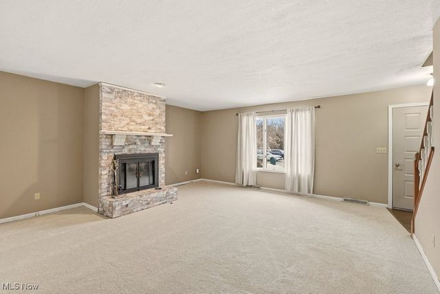 32 Picadilly Court, Kent, OH 44240