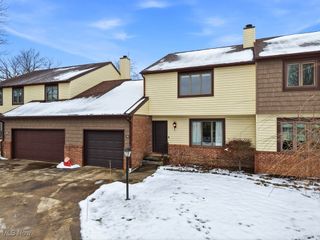 32 Picadilly Court, Kent, OH 44240