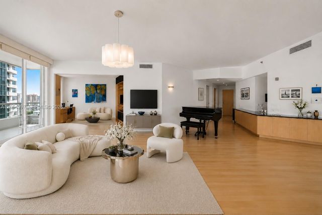 21150 Point Pl 1605, Aventura, FL 33180