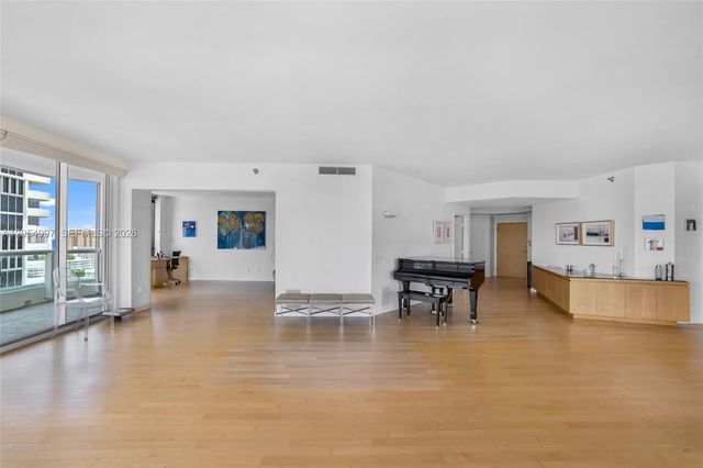 21150 Point Pl 1605, Aventura, FL 33180