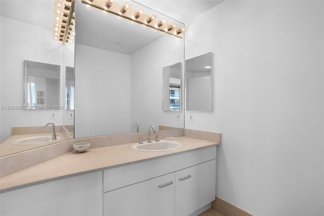 21150 Point Pl 1605, Aventura, FL 33180