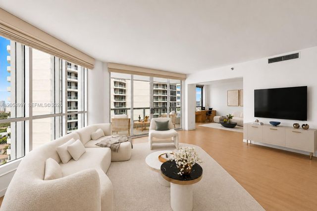 21150 Point Pl 1605, Aventura, FL 33180