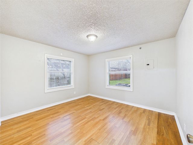 500 Crandle Drive, White Settlement, TX 76108