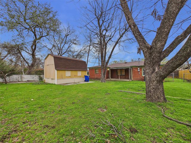 500 Crandle Drive, White Settlement, TX 76108