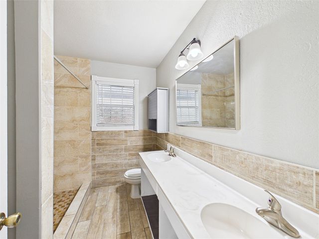 500 Crandle Drive, White Settlement, TX 76108