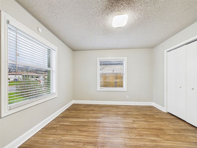 500 Crandle Drive, White Settlement, TX 76108