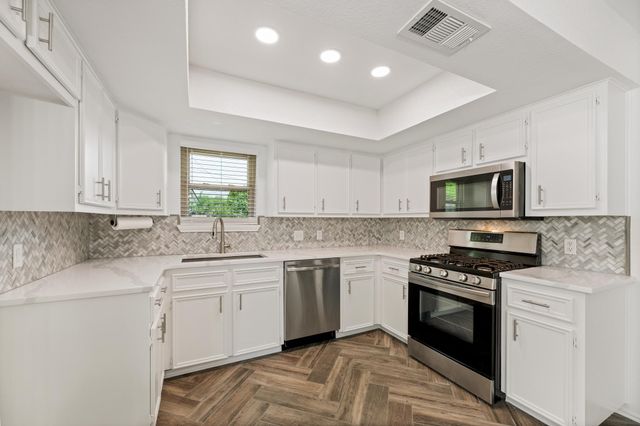 1006 Cresswell DR, Pflugerville, TX 78660