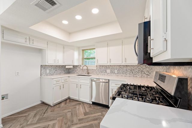 1006 Cresswell DR, Pflugerville, TX 78660