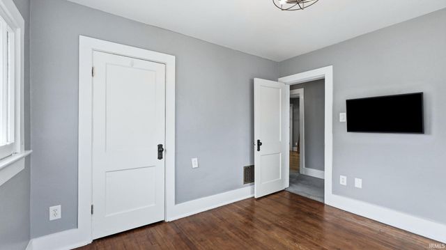 2710 West Drive, Fort Wayne, IN 46805