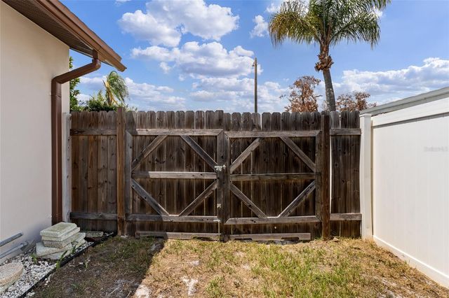 6916 WILLIAMS DRIVE, Tampa, FL 33634