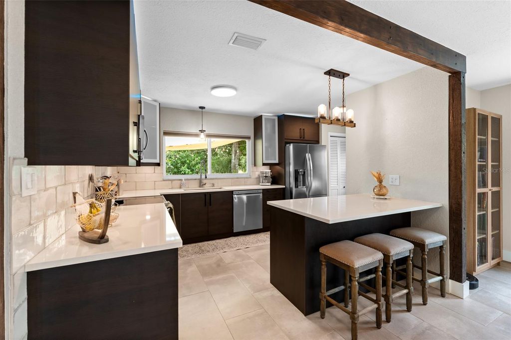 Image 17 of property listing at 6916 WILLIAMS DRIVE, Tampa, FL 33634