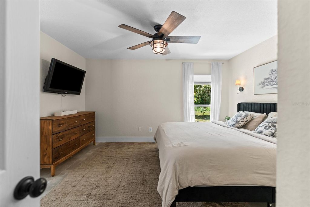 Image 40 of property listing at 6916 WILLIAMS DRIVE, Tampa, FL 33634