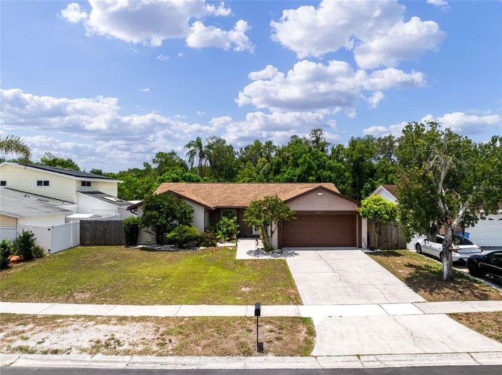 Image 61 of property listing at 6916 WILLIAMS DRIVE, Tampa, FL 33634