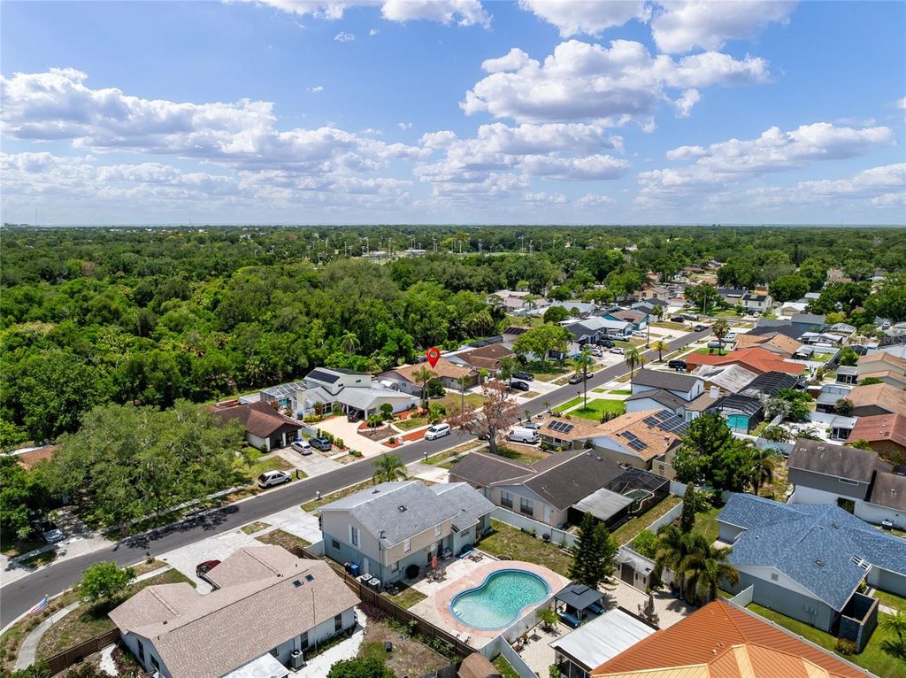 Image 70 of property listing at 6916 WILLIAMS DRIVE, Tampa, FL 33634