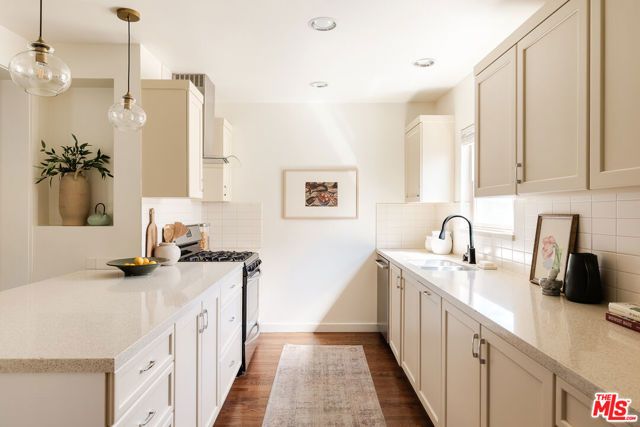 13352 Martha Street, Los Angeles, CA 91401