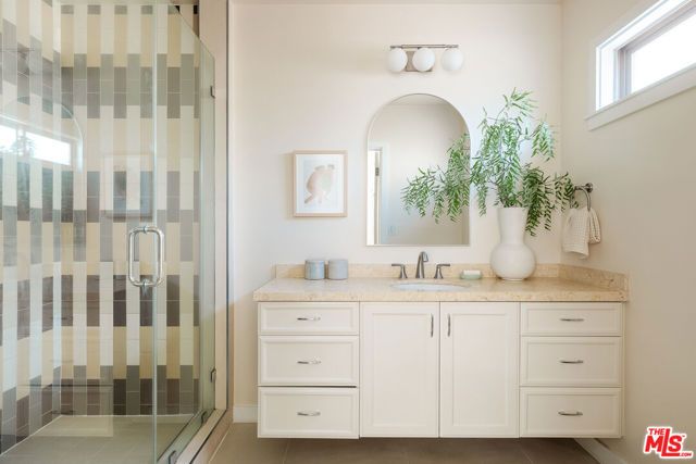 13352 Martha Street, Los Angeles, CA 91401