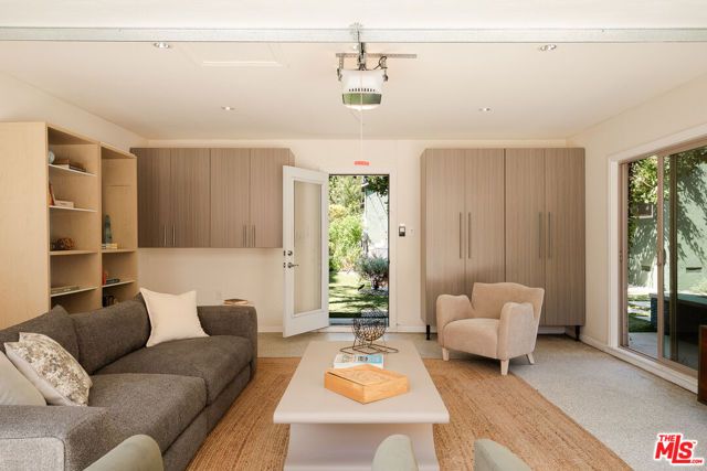13352 Martha Street, Los Angeles, CA 91401