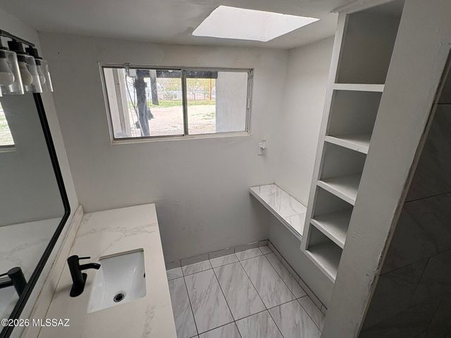 1402 S Country Club Road, Tucson, AZ 85713