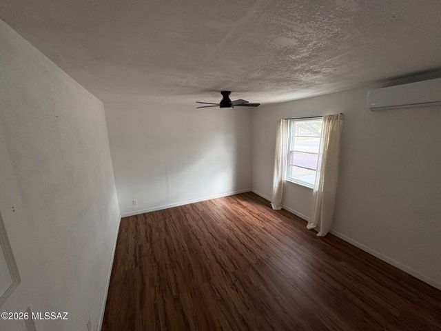 1402 S Country Club Road, Tucson, AZ 85713