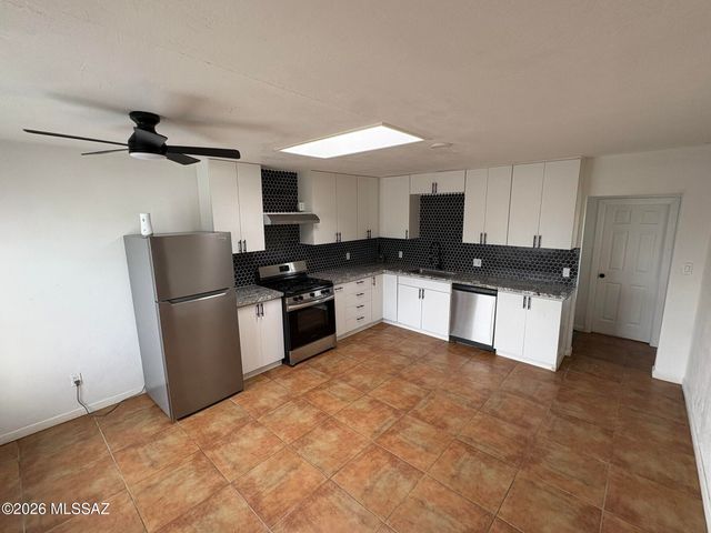 1402 S Country Club Road, Tucson, AZ 85713