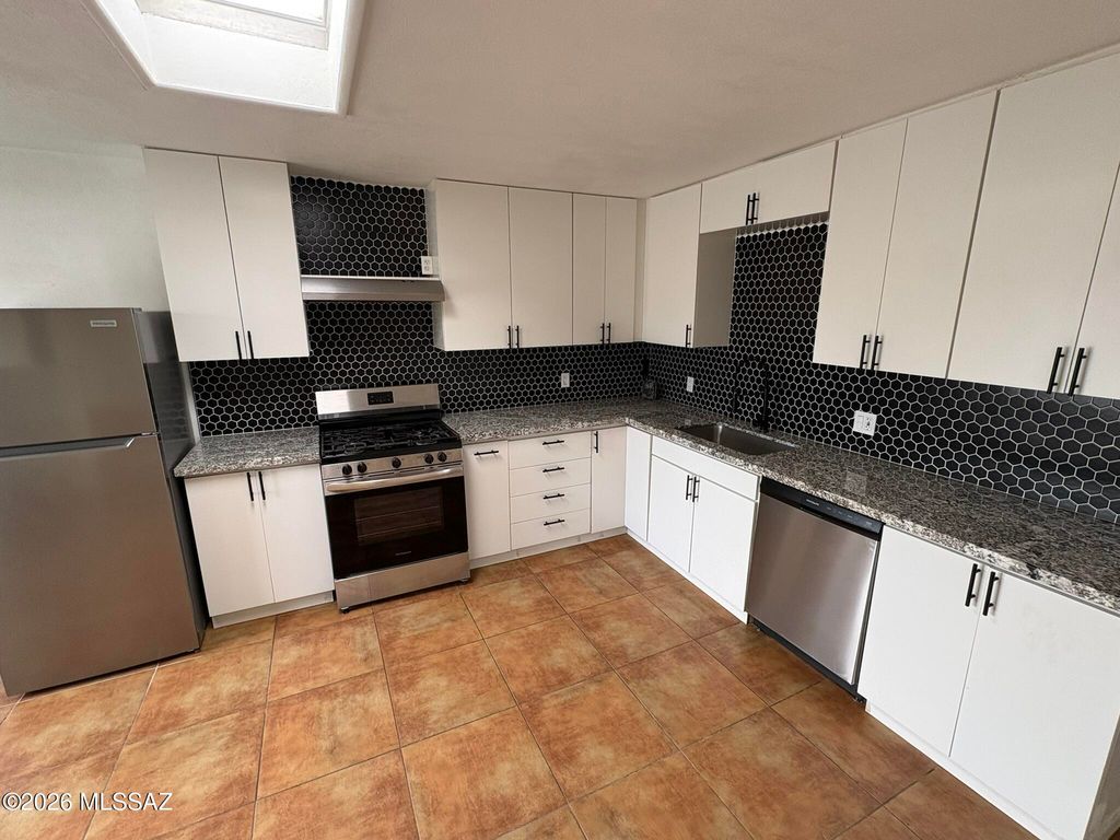 1402 S Country Club Road, Tucson, AZ 85713