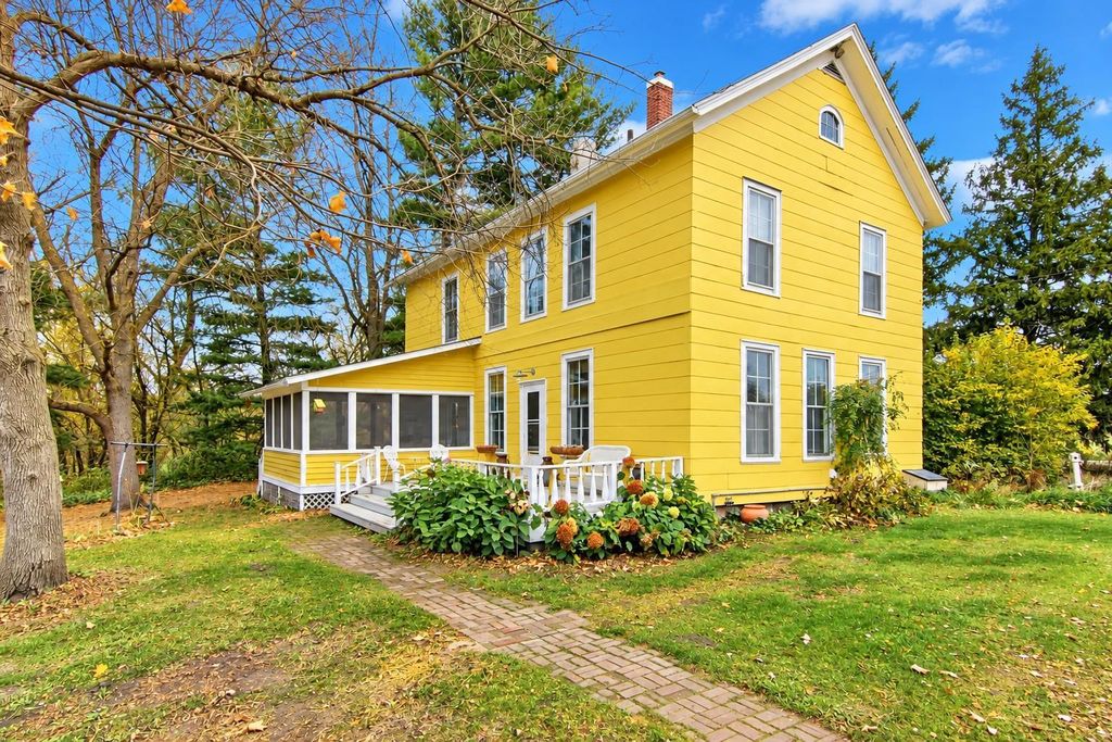 E2044 770th Avenue, Knapp, WI 54749 — exterior