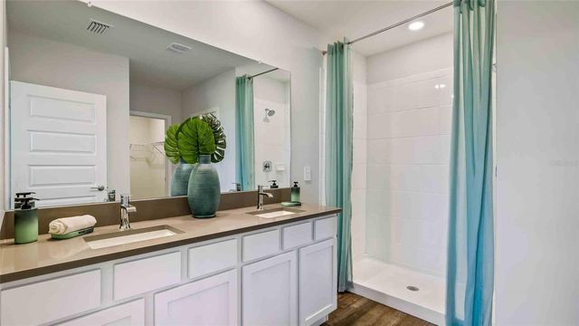 18224 BEEHIVE TERRACE, Lakewood Ranch, FL 34211