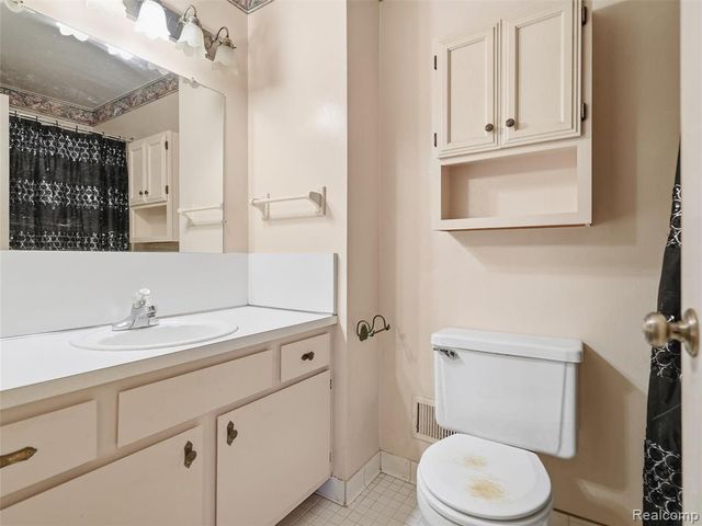 24763 Meadow Creek Drive, Harrison Twp, MI 48045