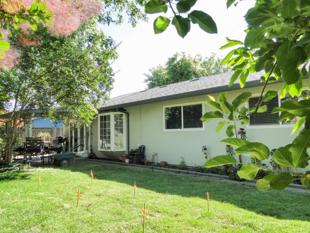 5008 Deerpark Cir, Fair Oaks, CA 95628