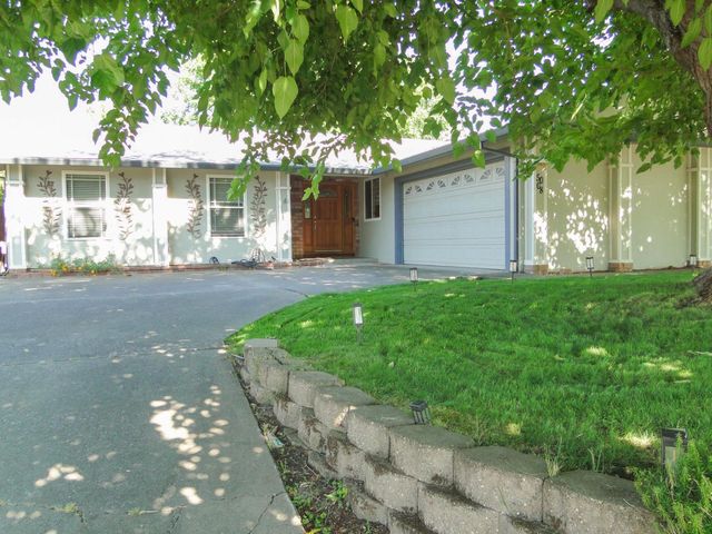 5008 Deerpark Cir, Fair Oaks, CA 95628
