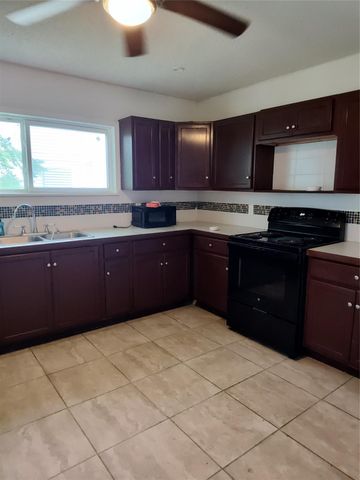 527 W 6th Street, Freeport, TX 77541