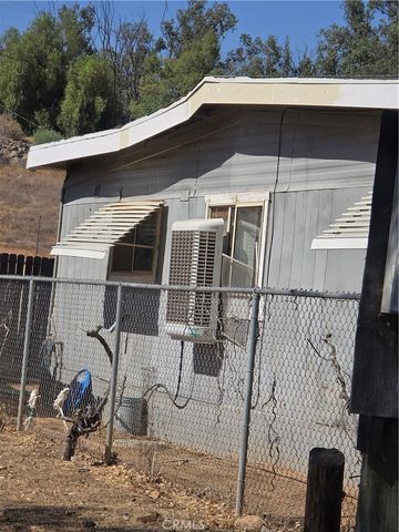18354 Walnut Avenue, Lake Elsinore, CA 92532