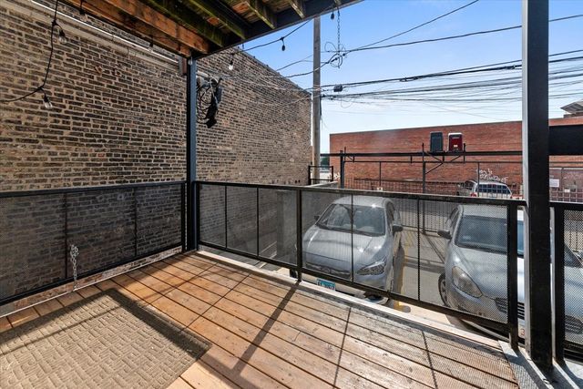 2052 N Campbell Avenue 1W, Chicago, IL 60647