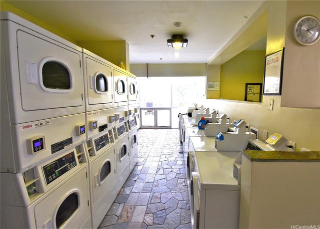 445 Seaside Avenue 1805, Honolulu, HI 96815