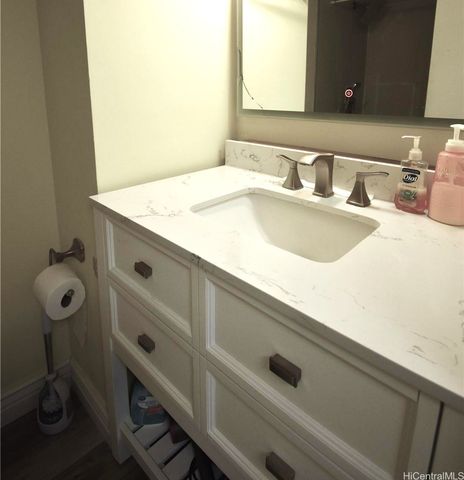 445 Seaside Avenue 1805, Honolulu, HI 96815