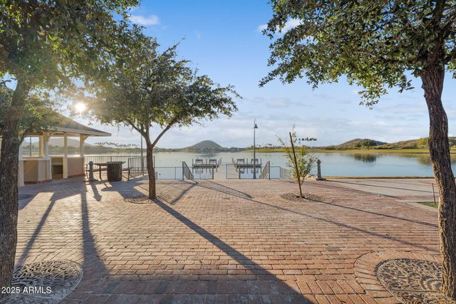 18438 W LAVENDER Lane, Goodyear, AZ 85338