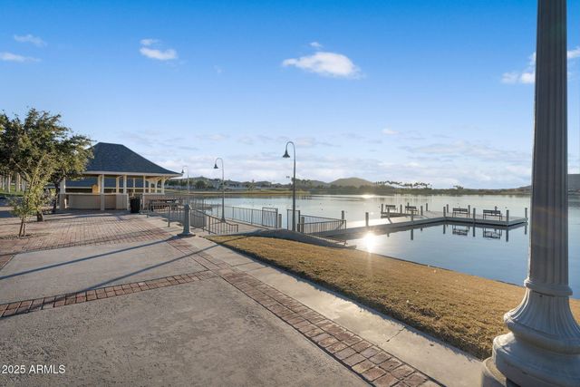 18438 W LAVENDER Lane, Goodyear, AZ 85338